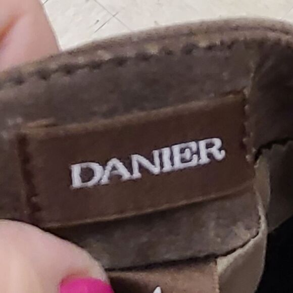 Danier Brown Suede Skirt size 4 - Picture 6 of 9